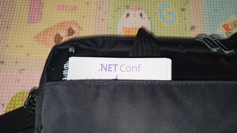 사진: 몸쪽 수납 + 지지대 역할 사진